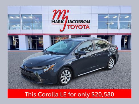 Used 2025 Toyota Corolla LE image 1