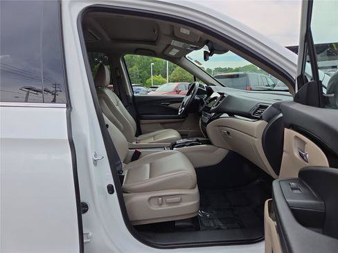 Used 2021 Honda Pilot Touring image 26