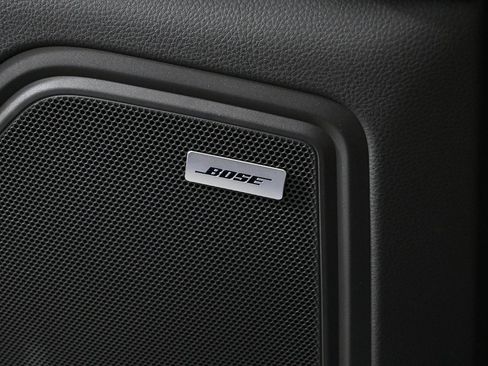 New 2025 Porsche Macan image 7