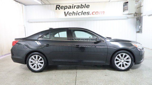 Used 2015 Chevrolet Malibu LT w/ Leather Package FWD image 4