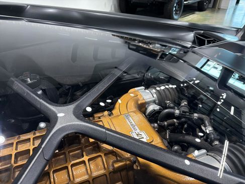 Used 2018 Lamborghini Huracan AWD/4WD image 40