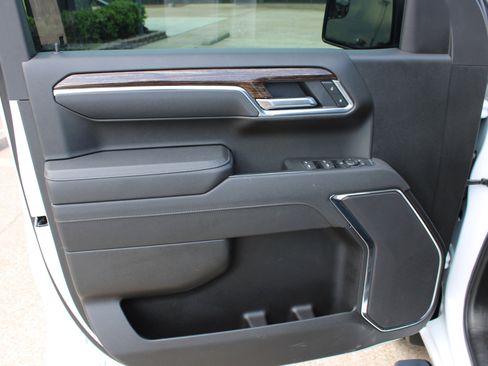 Used 2025 GMC Sierra 1500 Elevation w/ LPO, Elevation Black Package AWD/4WD image 25