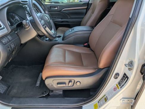 Used 2019 Toyota Highlander Limited AWD/4WD image 14