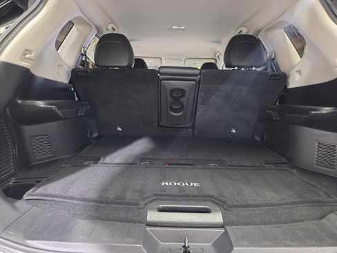 Used 2017 Nissan Rogue SL image 22