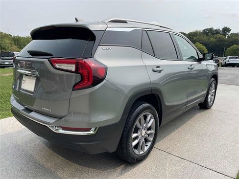 Used 2024 GMC Terrain SLT image 6