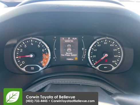 Used 2016 Jeep Renegade Latitude w/ Cold Weather Group AWD/4WD image 9