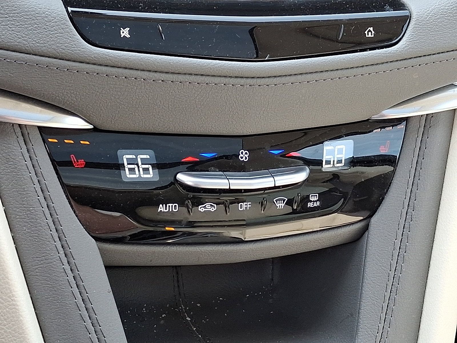 Used 2024 Cadillac XT5 Premium Luxury AWD/4WD image 17