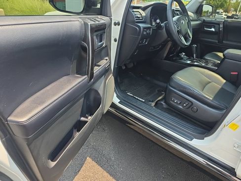 Used 2019 Toyota 4Runner Limited AWD/4WD image 11