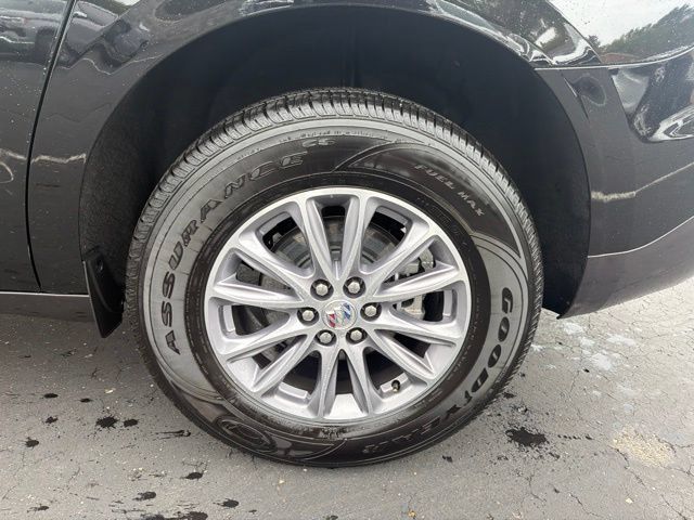Used 2023 Buick Enclave Essence FWD image 9