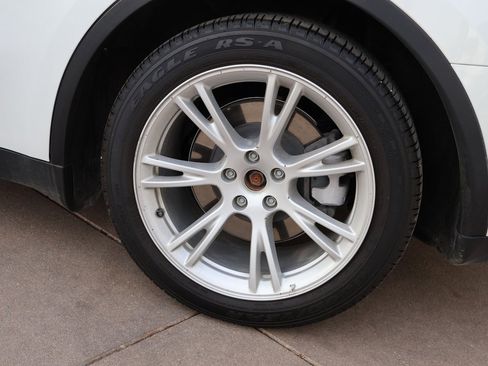 Used 2021 Tesla Model Y Long Range image 34