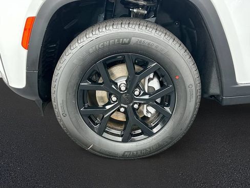 New 2026 Jeep Grand Cherokee Altitude AWD/4WD image 21