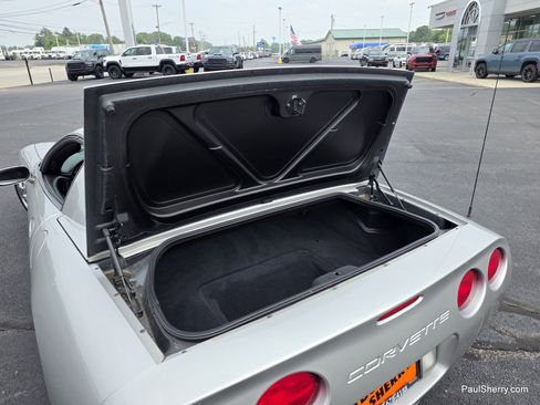 Used 2004 Chevrolet Corvette Z06 w/ Memory Package RWD image 21