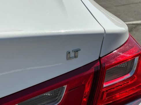 Used 2025 Chevrolet Malibu LT FWD image 27