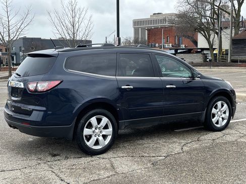 Used 2016 Chevrolet Traverse LT w/ Style and Technology Package image 5