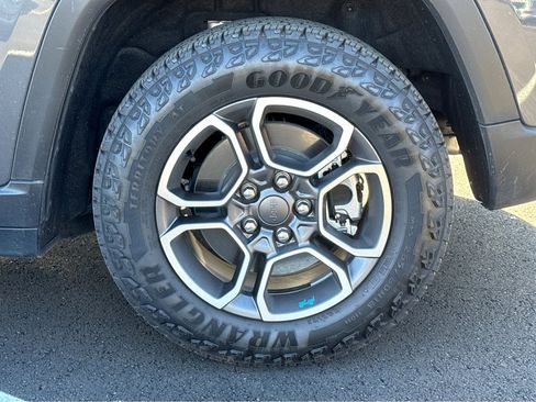 Certified 2022 Jeep Grand Cherokee Trailhawk image 7