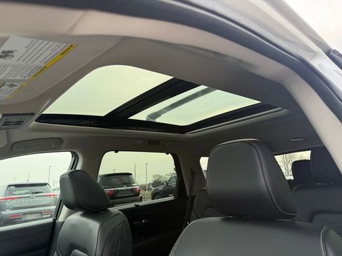 Used 2023 Nissan Pathfinder Platinum image 6