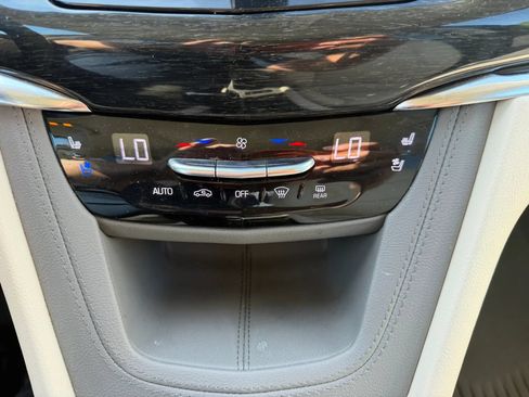 Used 2021 Cadillac XT6 Premium Luxury AWD/4WD image 18
