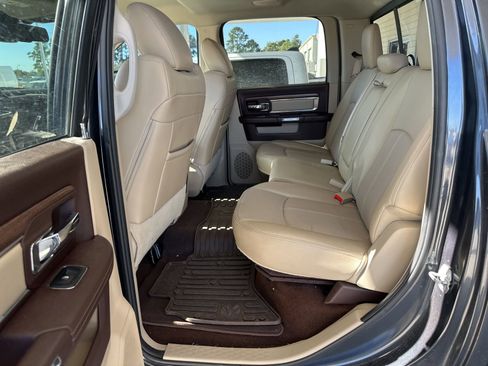 Used 2018 RAM 1500 Laramie w/ Convenience Group image 8