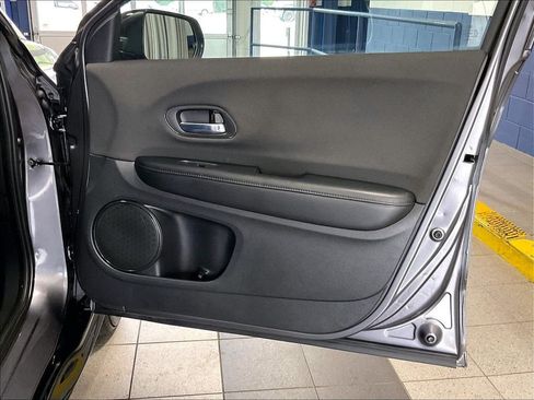 Used 2021 Honda HR-V Sport image 12