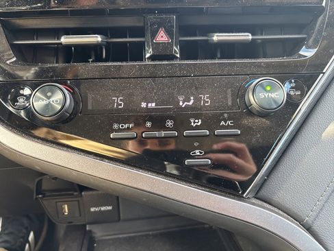 Used 2024 Toyota Camry LE w/ Convenience Package image 22