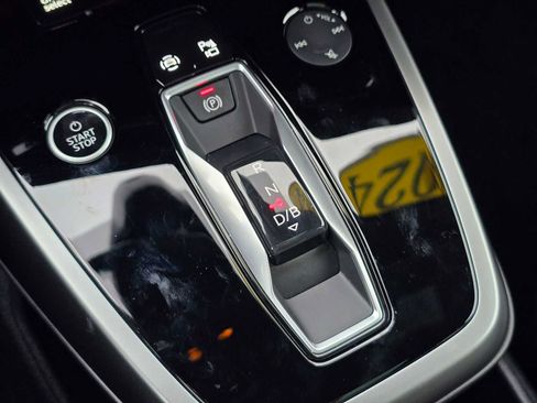 Used 2024 Audi Q4 e-tron Premium Plus image 35