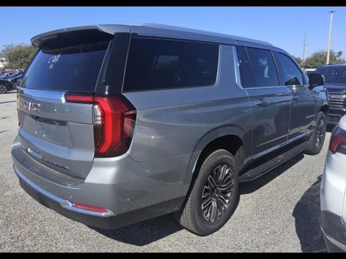 Used 2025 GMC Yukon XL Elevation image 9