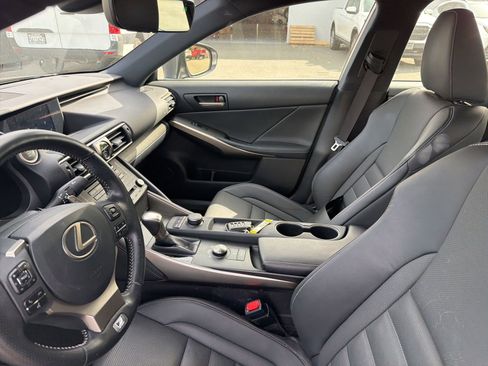 Used 2020 Lexus IS 350 F Sport w/ F Sport Package RWD image 7