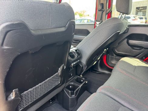 Used 2025 Jeep Wrangler Unlimited Rubicon image 22