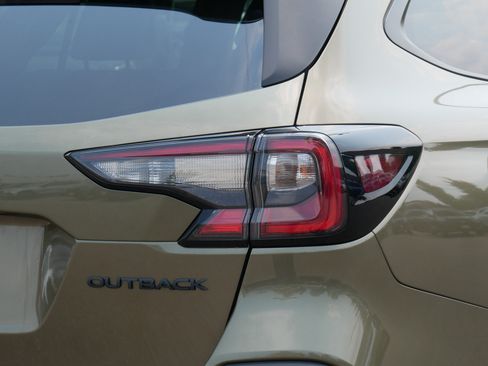 Used 2024 Subaru Outback Onyx Edition AWD/4WD image 17