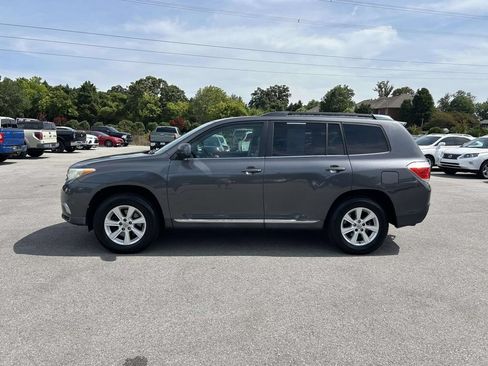 Used 2011 Toyota Highlander SE w/ Tow Pkg AWD/4WD image 12