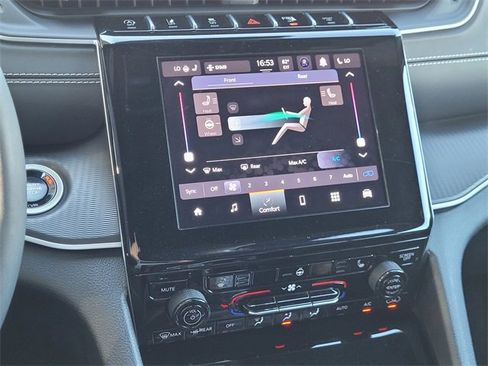 Certified 2024 Jeep Grand Cherokee L Laredo image 11