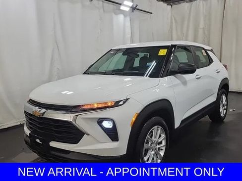 Used 2024 Chevrolet TrailBlazer LS w/ LS Confidence Package FWD image 1