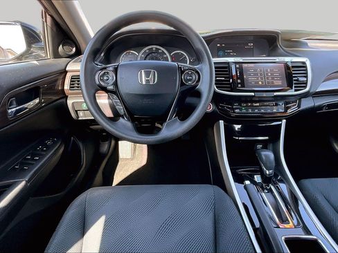 Used 2017 Honda Accord EX image 5