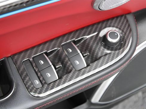 Used 2018 Alfa Romeo Giulia Ti image 17