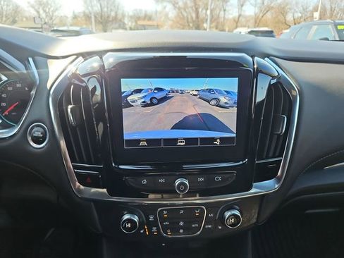 Used 2023 Chevrolet Traverse LT image 21