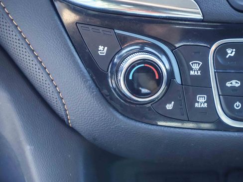 Used 2023 Chevrolet Equinox Premier AWD/4WD image 6