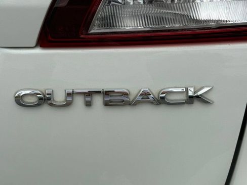 Used 2016 Subaru Outback 2.5i Limited AWD/4WD image 16