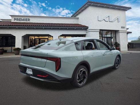 New 2026 Kia K4 FWD image 8