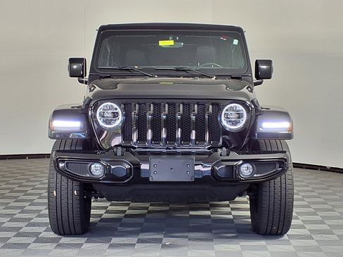 Used 2022 Jeep Wrangler Unlimited Sahara AWD/4WD image 2