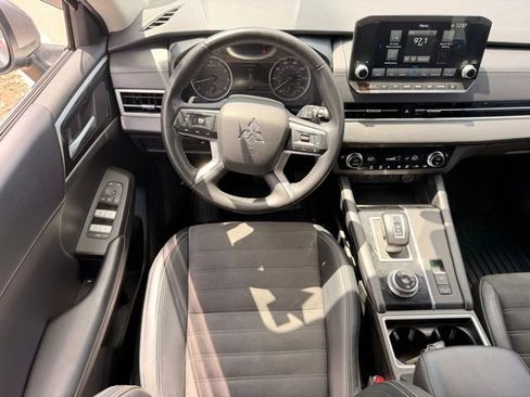 Used 2024 Mitsubishi Outlander SE AWD/4WD image 15