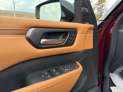 New 2026 Nissan Armada SL w/ Captain's Chari Seat Package image 13