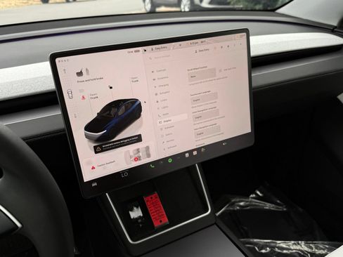 Used 2026 Tesla Model Y 2WD image 57