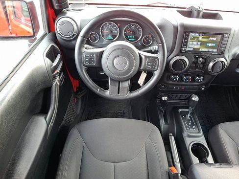 Used 2018 Jeep Wrangler Unlimited Sport image 14