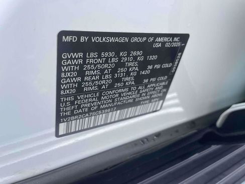 Used 2025 Volkswagen Atlas SEL AWD/4WD image 22