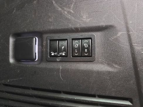 Used 2021 Chevrolet Suburban Premier w/ Premium Package RWD image 44