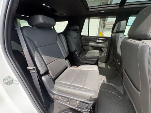 Used 2023 Chevrolet Tahoe Z71 w/ Luxury Package AWD/4WD image 34