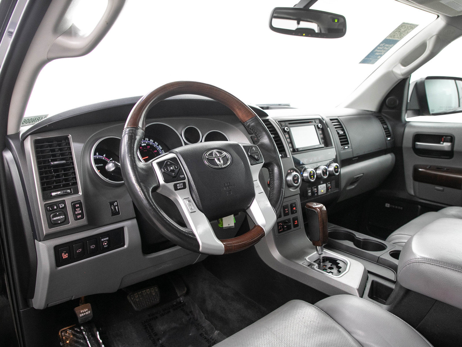 Used 2016 Toyota Sequoia Platinum AWD/4WD image 31