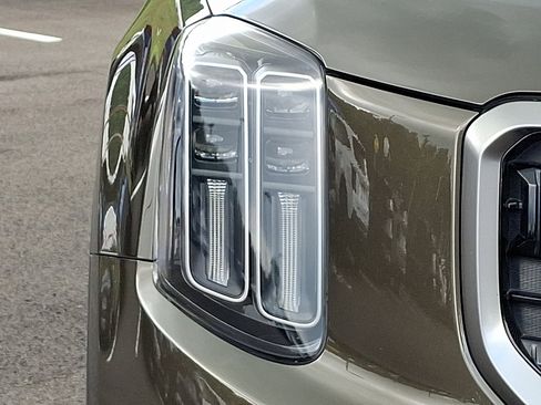 Used 2023 Kia Telluride EX X-Line AWD/4WD image 9