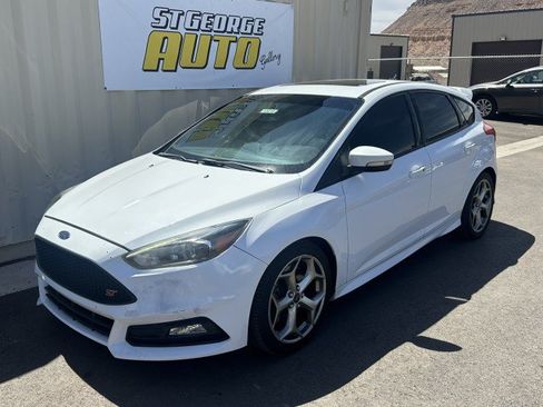 Used 2017 Ford Focus ST w/ Equipment Group 401A FWD image 1