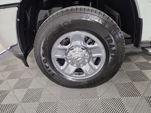 Used 2024 RAM 2500 Big Horn w/ Bed Utility Group image 9